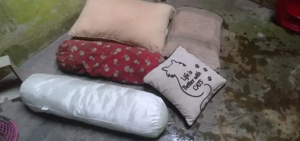 Di jual bantal murah aja semuanya. Wa dan hp