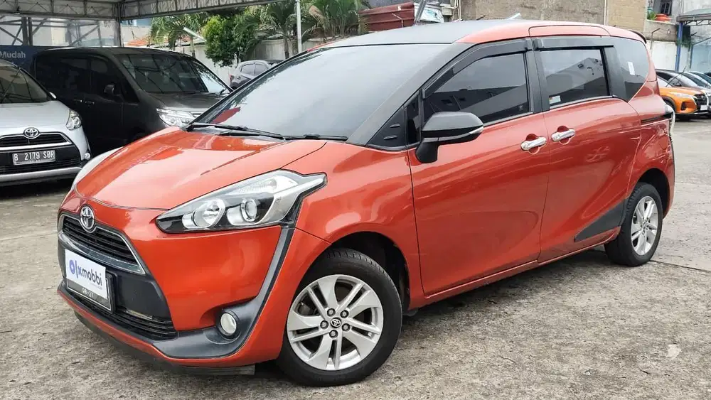 DP RENDAH - Toyota Sienta 1.5 G Bensin-MT 2017