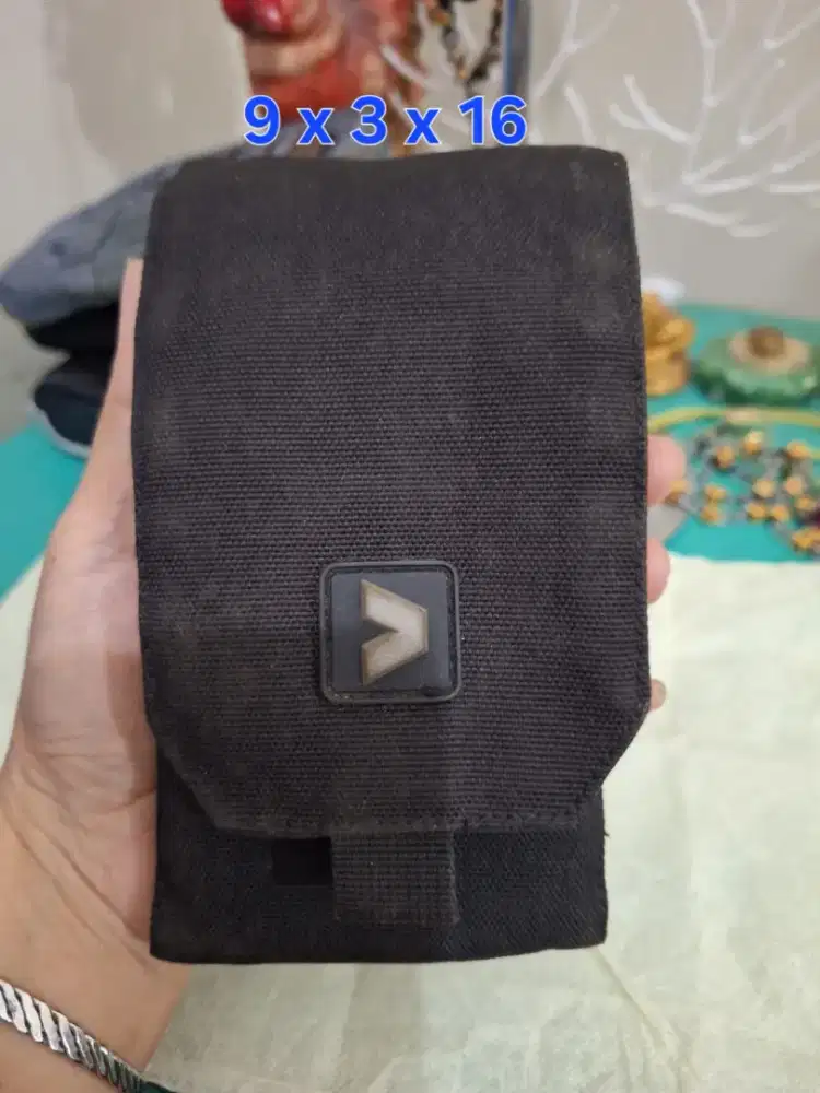 Dompet hp branded 
Kalibre uk 9 x 3 x 16 
Limited edition 
Barang tera