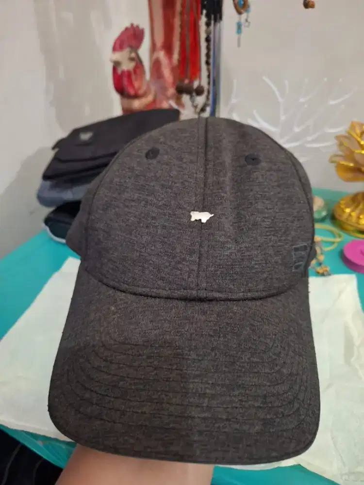 Topi branded 
Braun buffel topi pria 
Limited edition 
Barang terawat