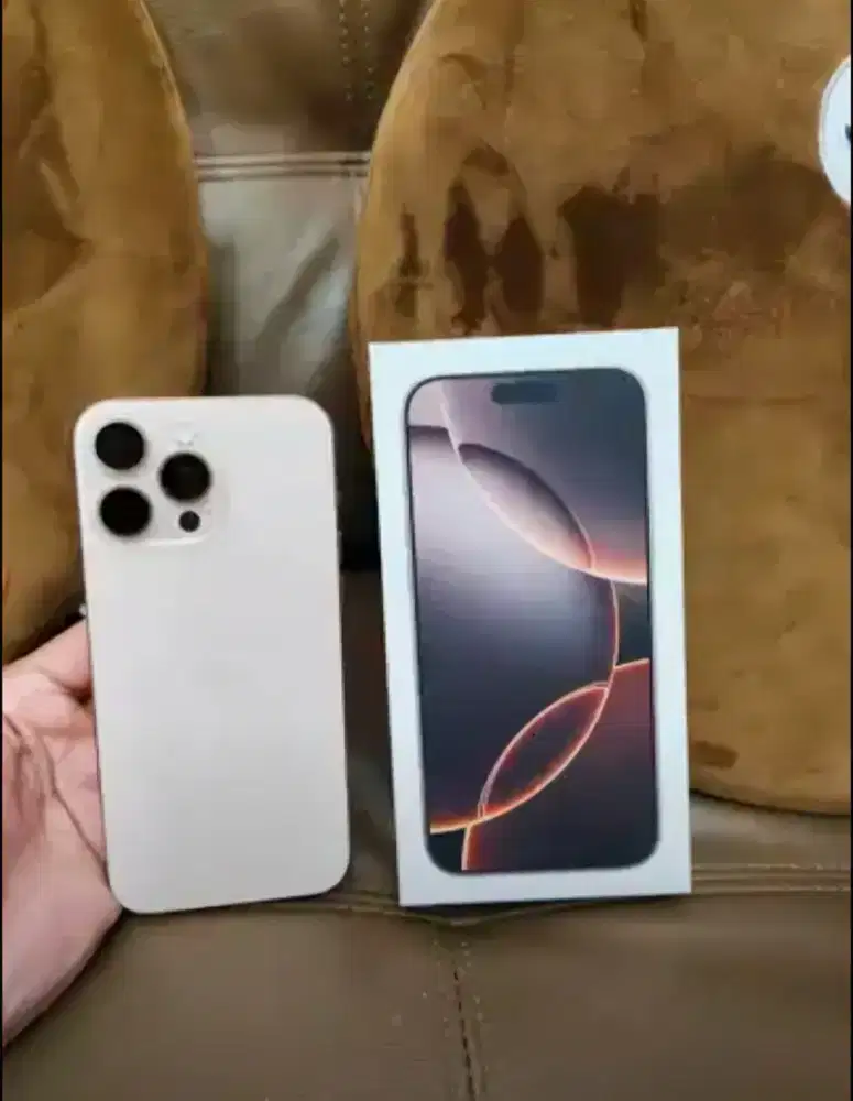 Iphone 16 promax Desert Titanium