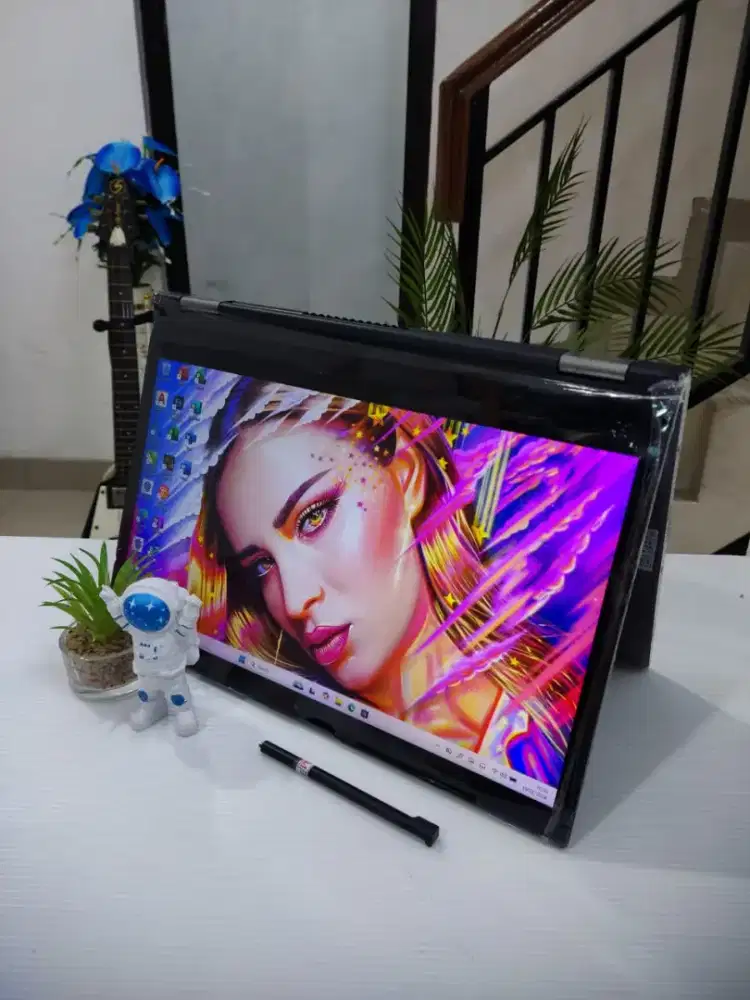 Laptop Lenovo Thinkpad Yoga 370 TOUCHSCREEN  SSD 256Gb RAM 8Gb SLIM