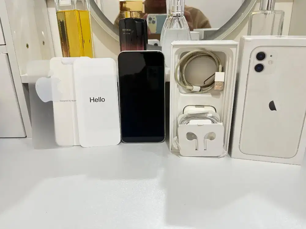 Iphone 11 128 Gb white inter  fullset no minus orginal 100%