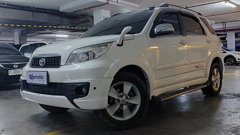 TDP 6,JT Toyota Rush 1.5 S Bensin-MT Putih 2013