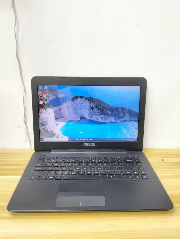 Asus X454YA AMD A8-7410 Ram 8GB SSD 256GB