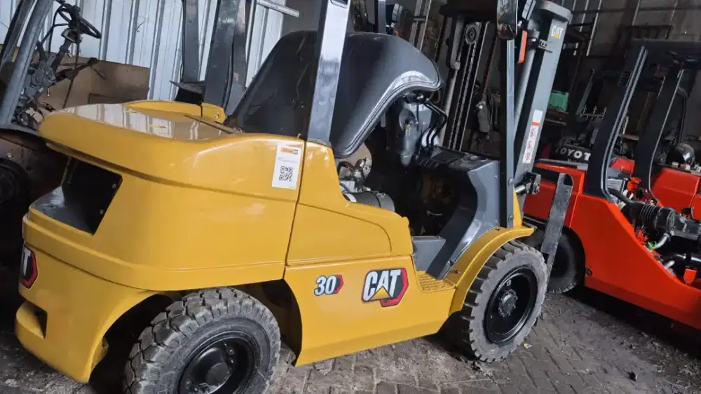 Forklift CAT 3ton 2022