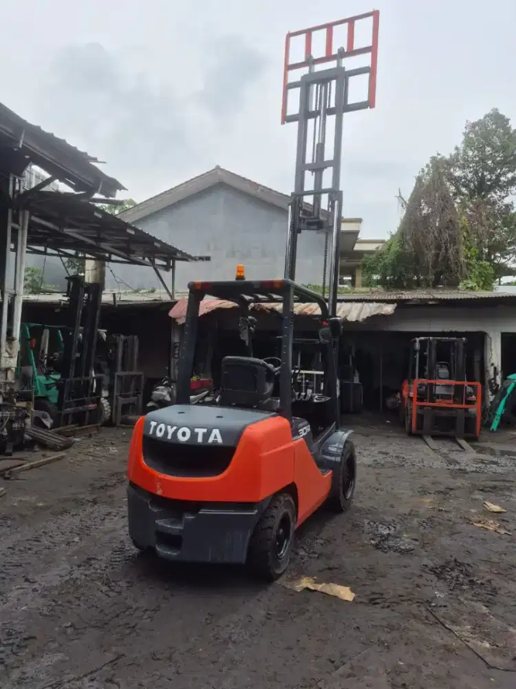 Forklift Toyota 8fd 30 treelift