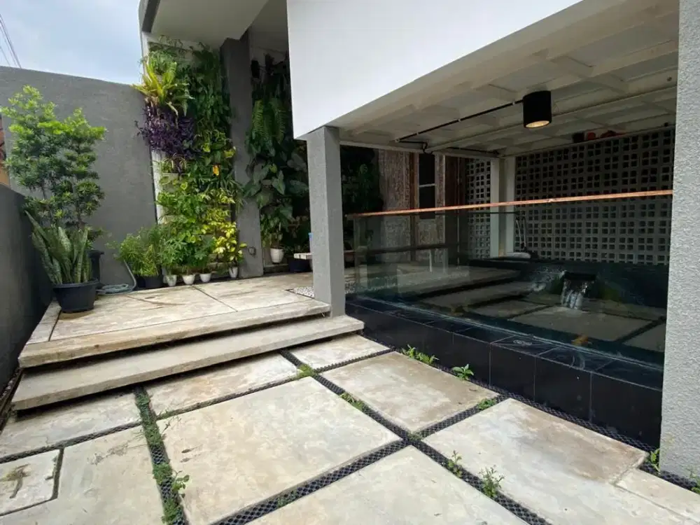 Rumah Dijual Pulomas. Semi Furnished, Terawat - Dalam Komplek