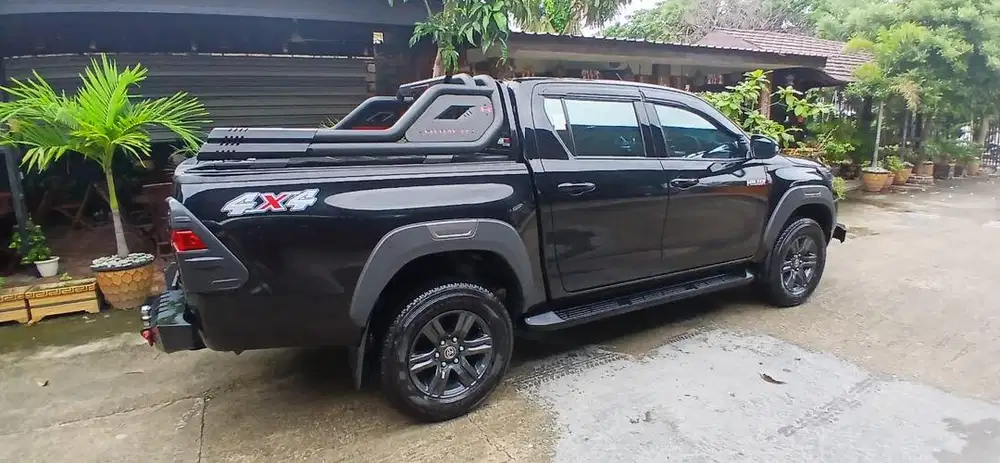 Hilux Double Cabin Type V, tertinggi, baru