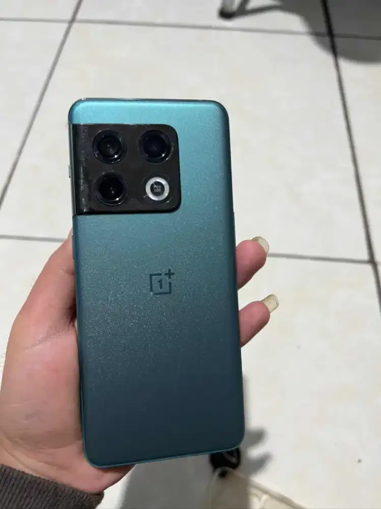 One plus 10 pro 5G 12/256