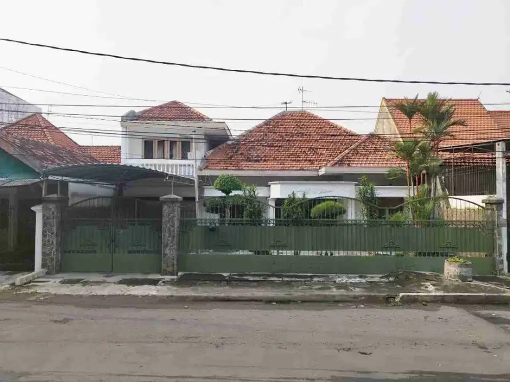 Jual Rumah Semi Furnish Jalan Kinibalu Surabaya Pusat...
