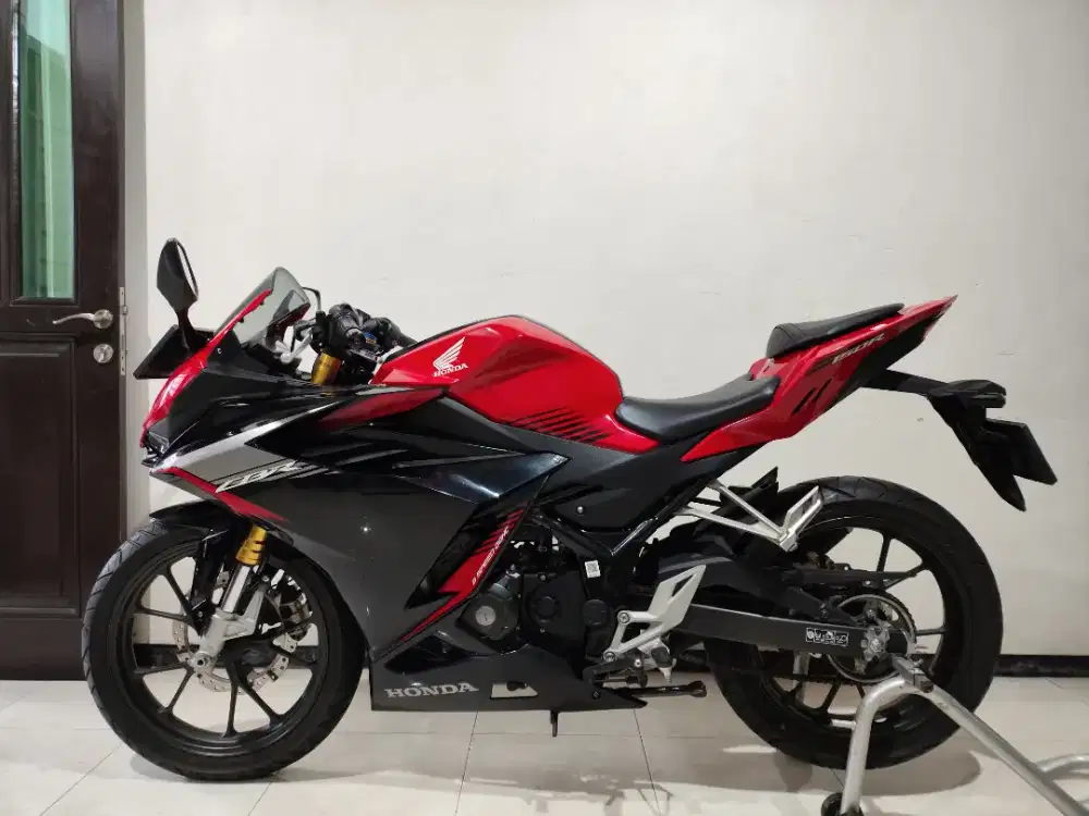 HONDA CBR 150 USD ABS TAHUN 2022 LOW KM