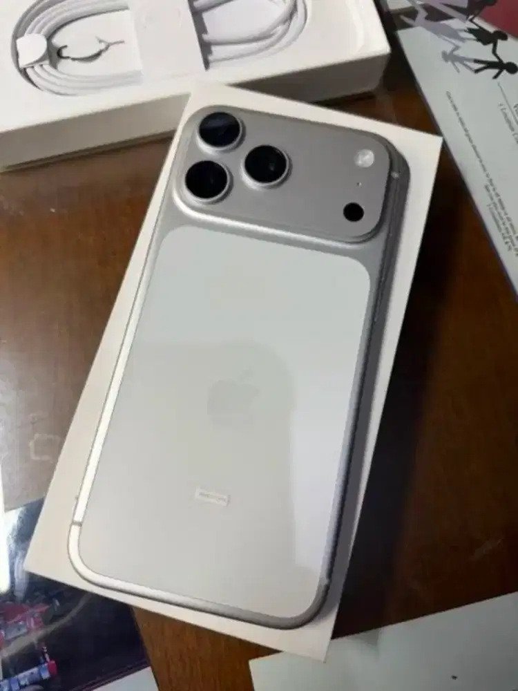 Iphone 17 promax 256gb like new