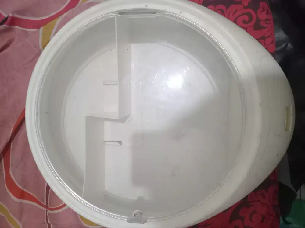 Tempat penyimpanan make up atau alat laiinya bisa diatur sendiri