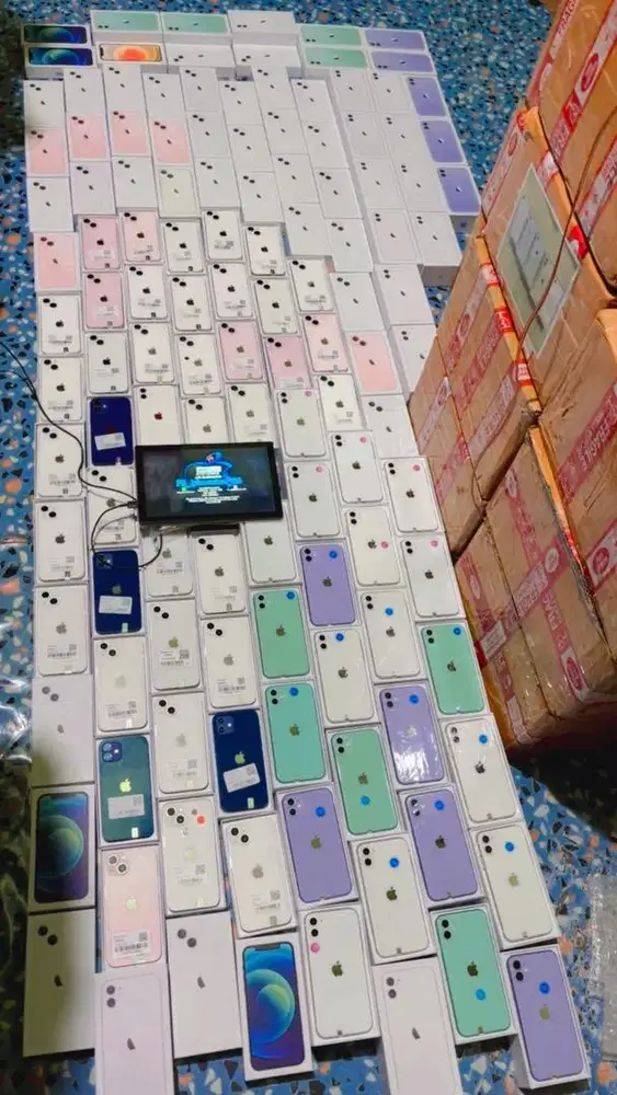 Iphone 13/128 imei permanent Axis Dan Tri