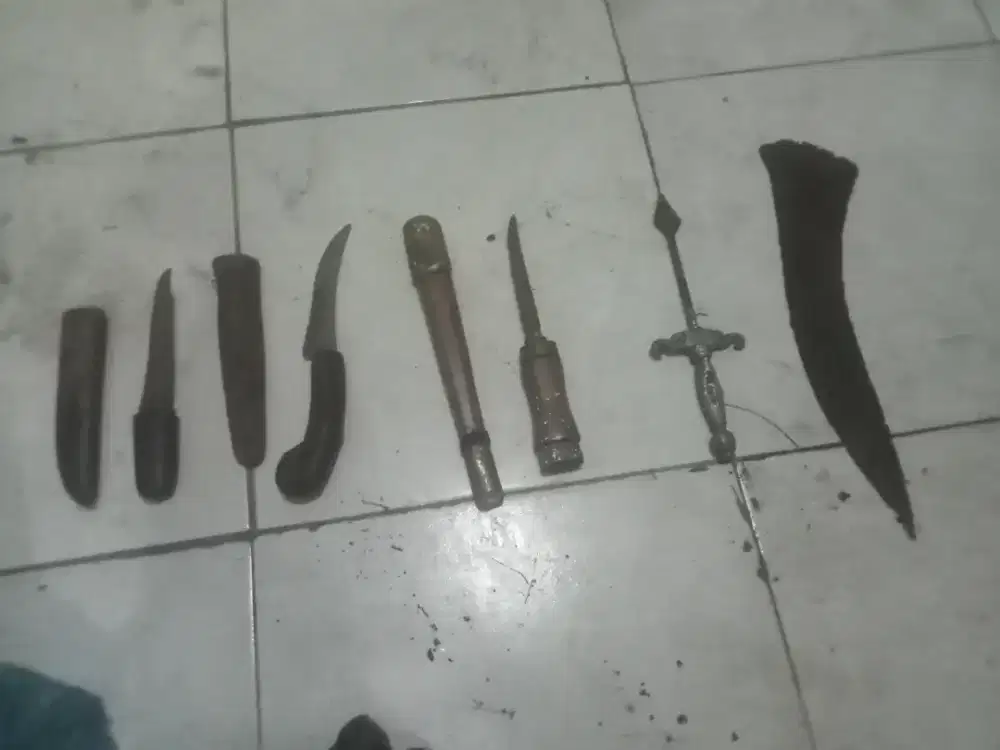 Borongan barang unik