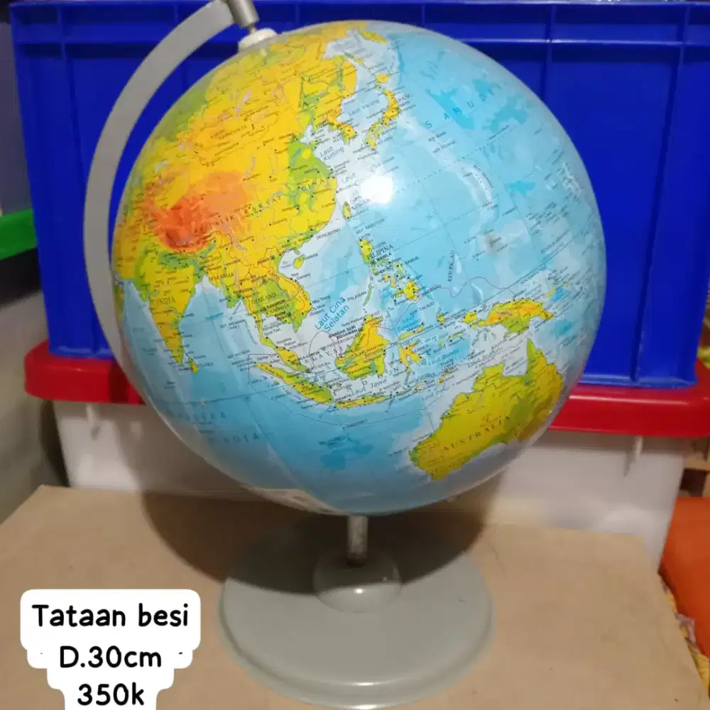 Globe tataan besi d.30cm