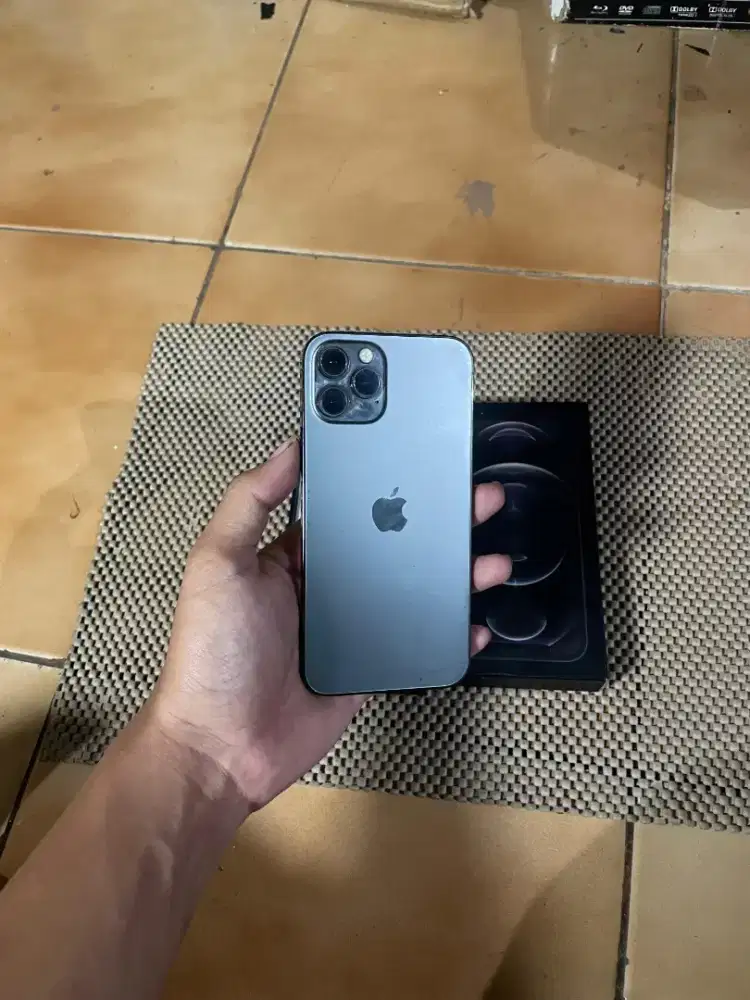 iPhone  pro  256 iBox