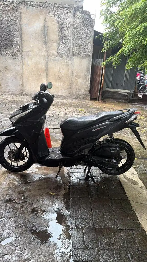 vario 125 2016 led old