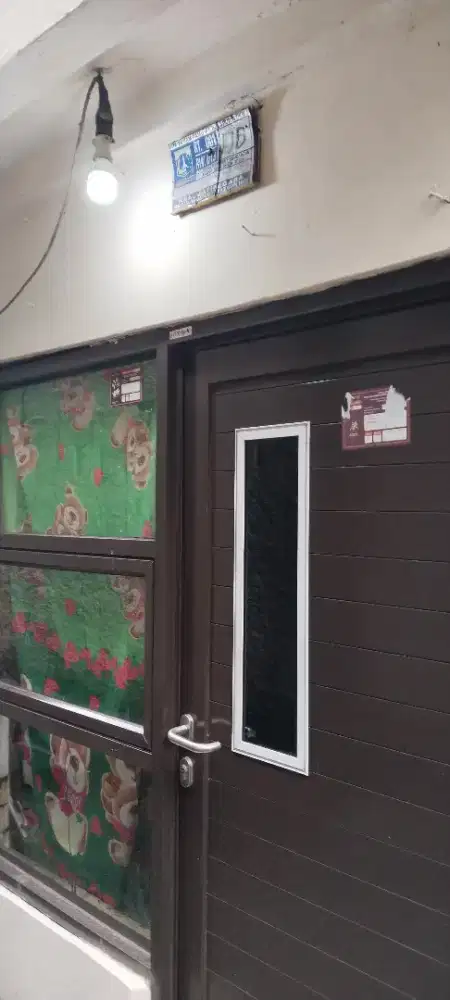 Di kontrakan rumah minimalis 3 lantai cocok buat 1 keluarga