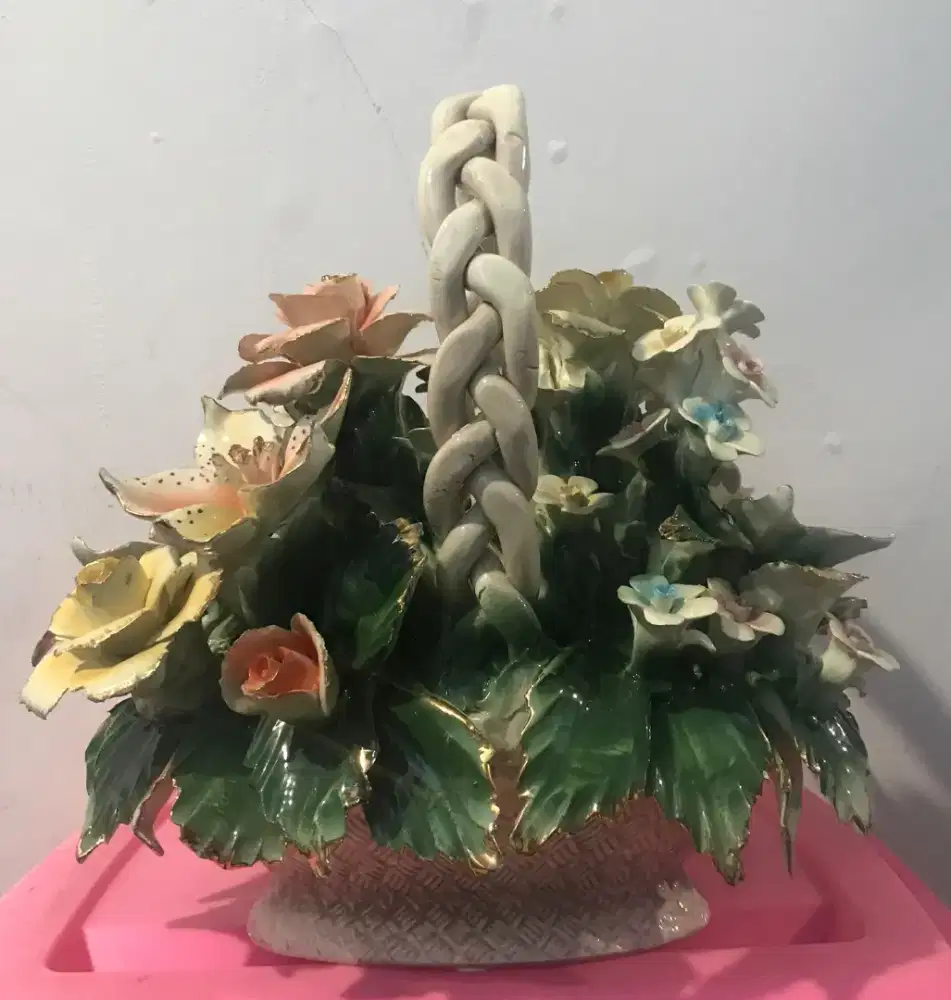 Hiasan bunga keramik