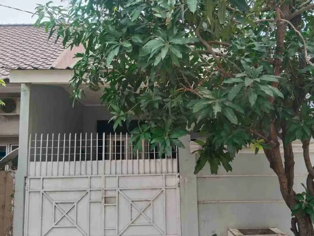 Di jual rumah lokasi strategis  siap  huni 7 menit ke tol Gunung putri