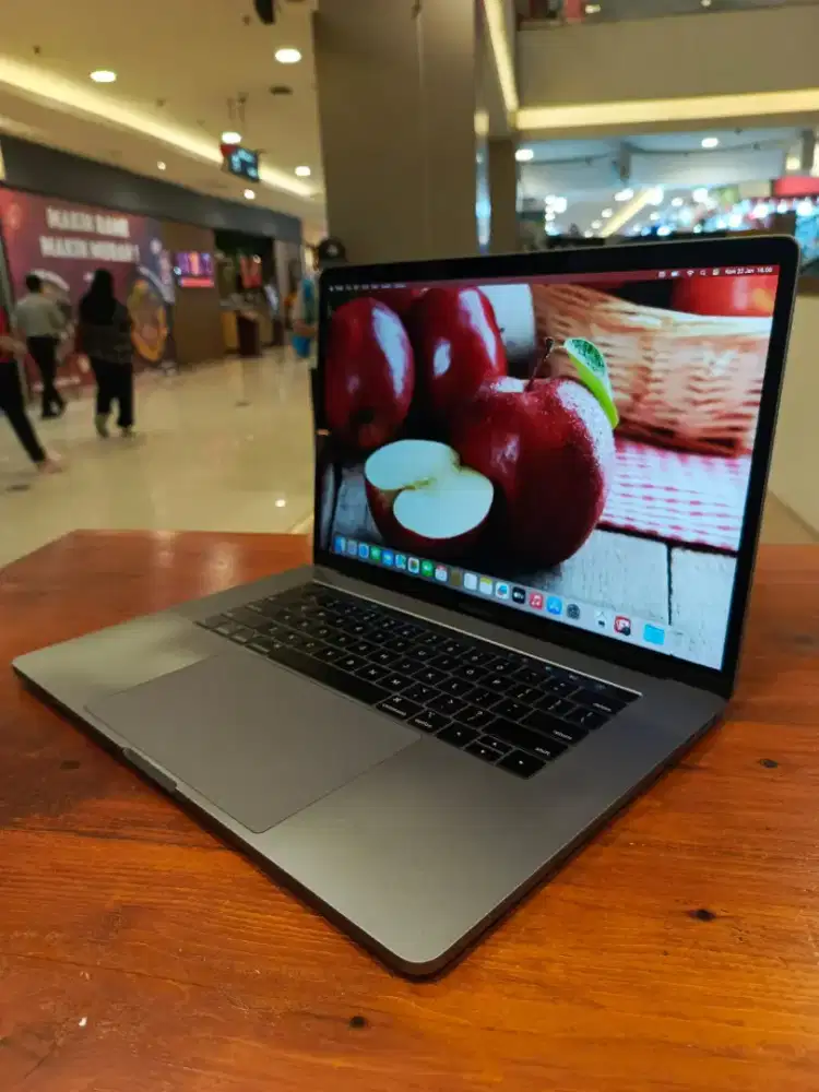 Macbook Pro Retina 15 inch ,2018