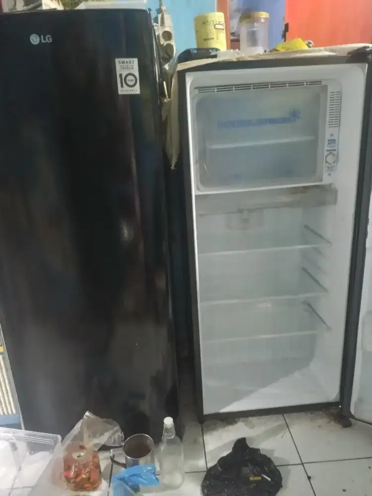 Dijual freezer garansi