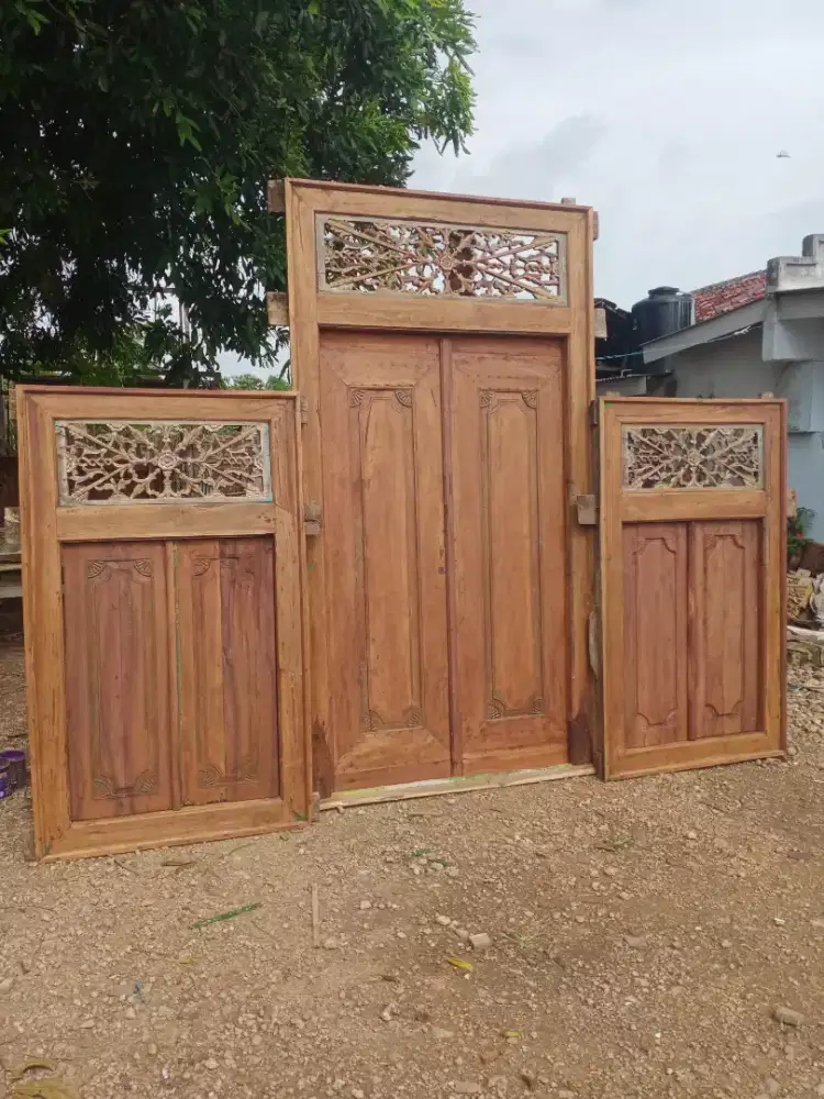 Pintu jendela lawas