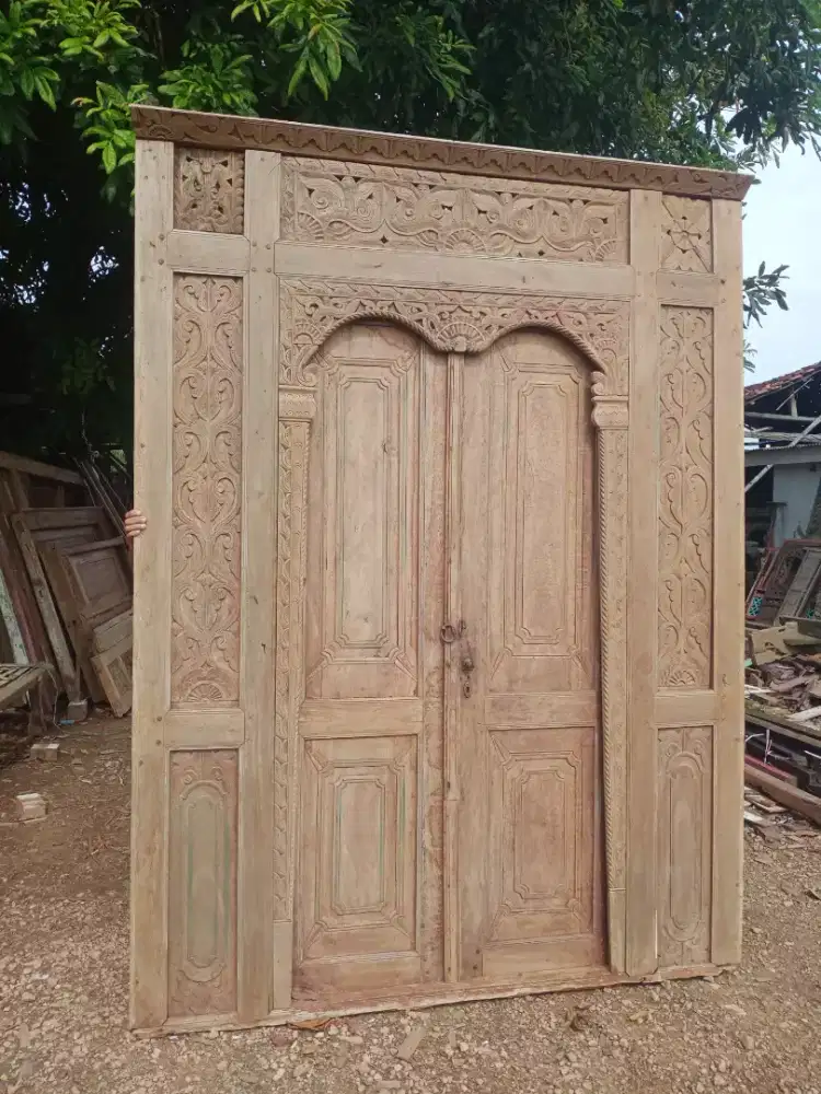 Pintu lawas, 200x250
