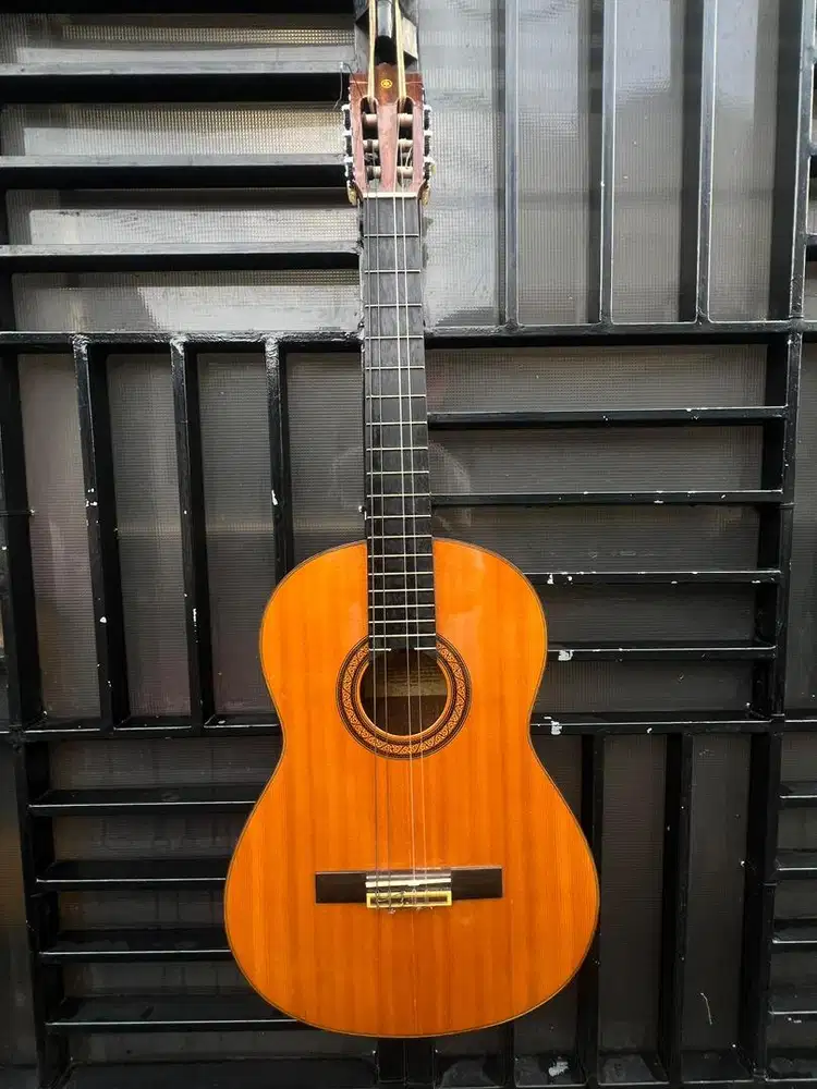 gitar klasik Yamaha G231