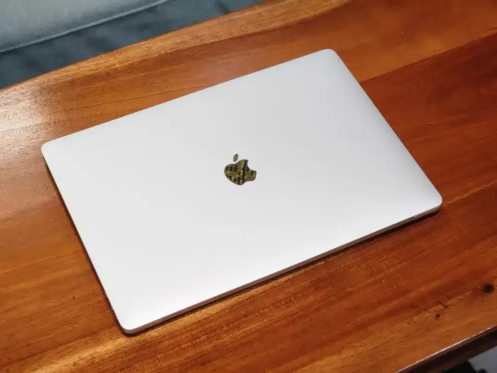 MacBook Pro 16 TouchBar Workstation Core i7 16/512 Dual VGAfor Editing