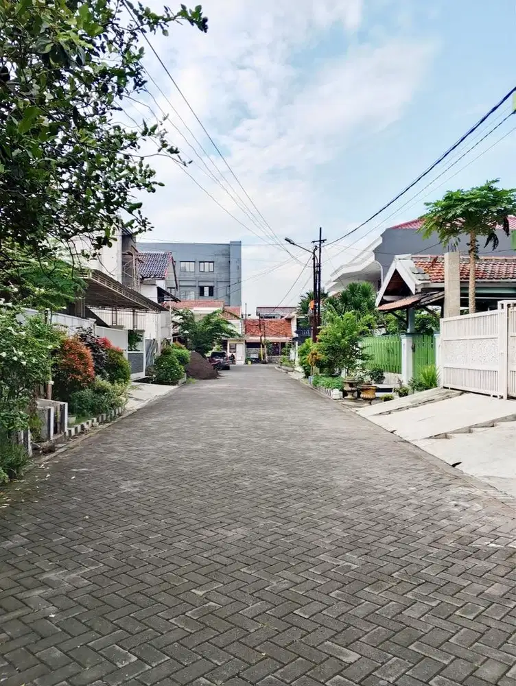 Rmh (10x20) di Tenggilis dkt Jemursari