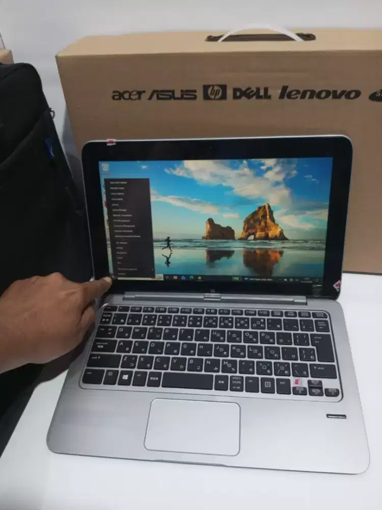 Touchscreen 2in1 HP Elite X2 DDR 8GB SSD 128GB 12.5  3 Jam backlight