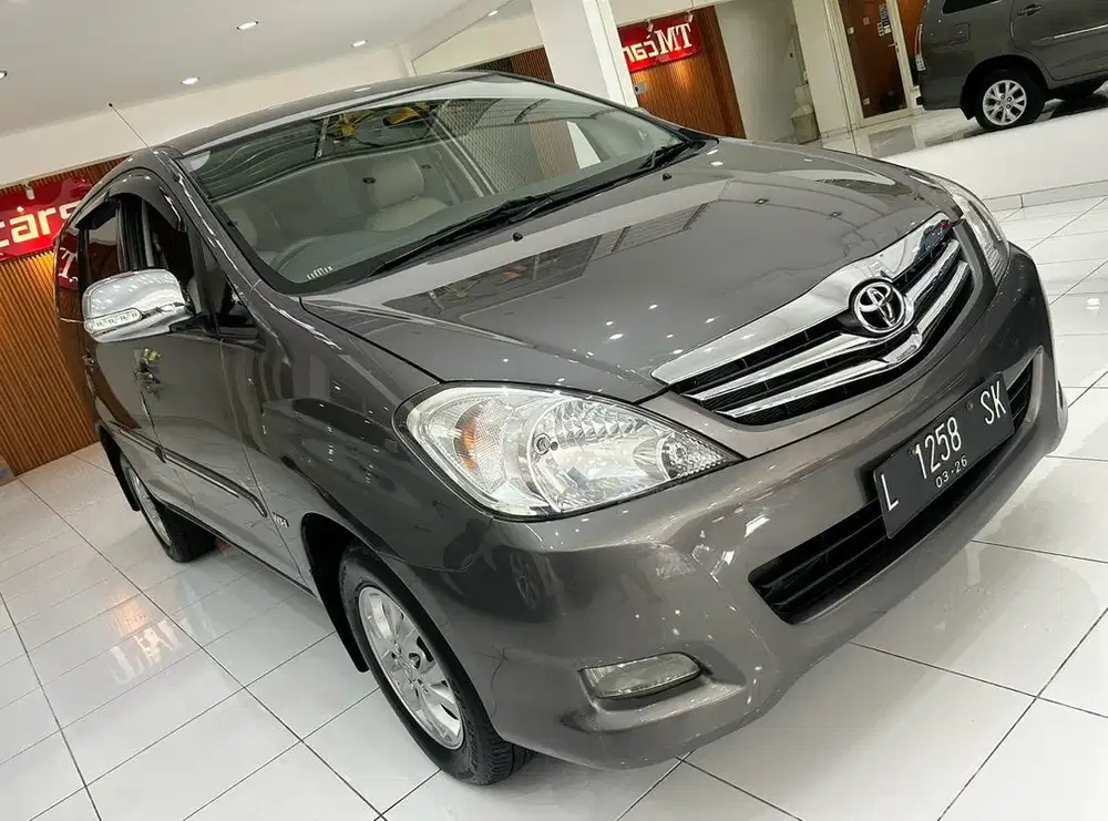 INNOVA G Bns 2.0 AUTOMATIC 2010.