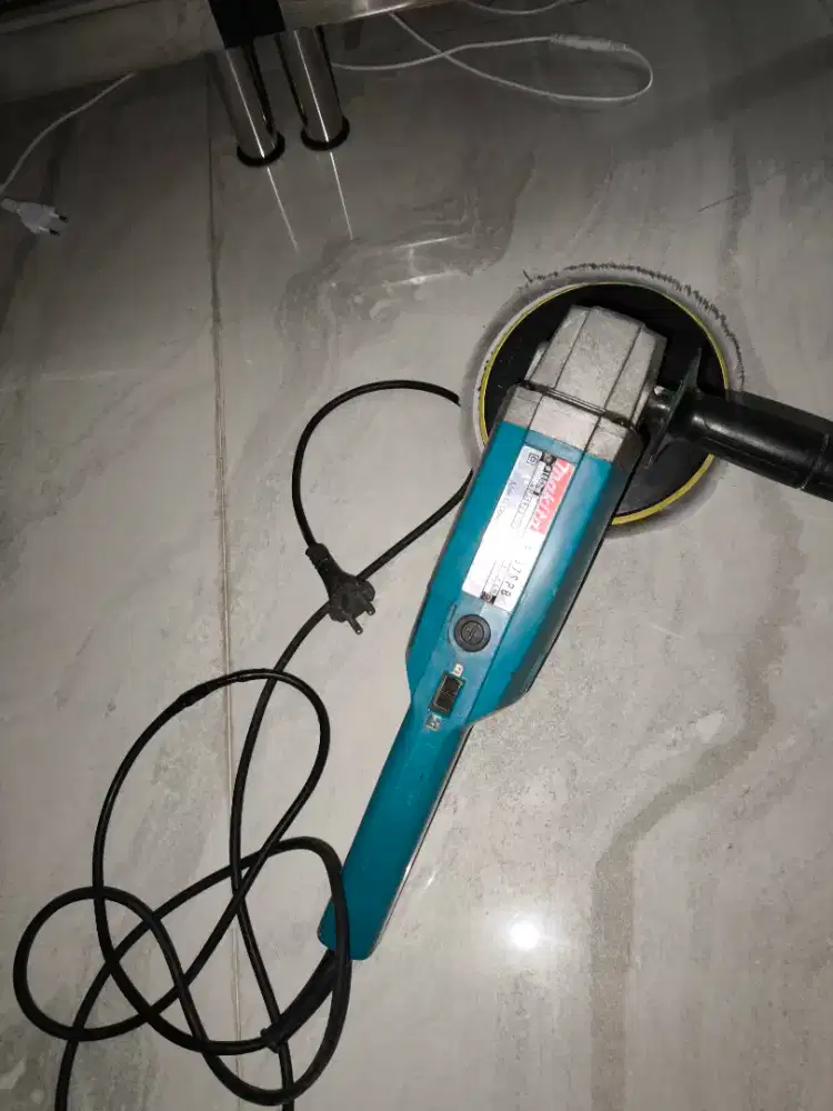 Mesin Poles Makita
