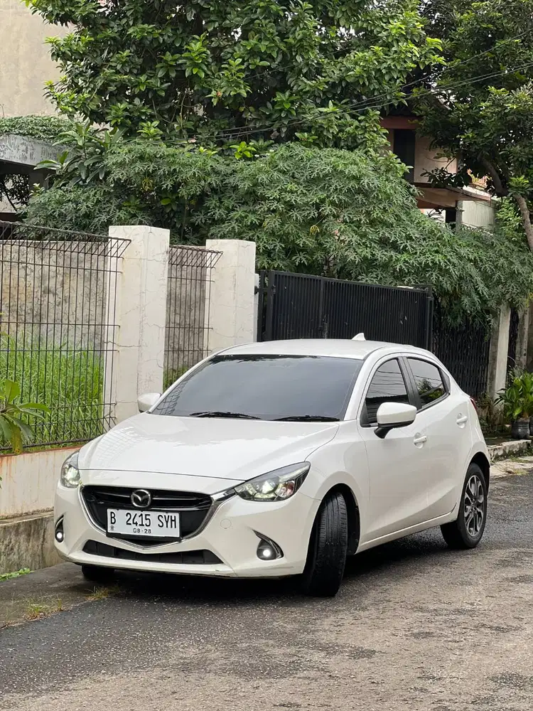 R 2017 low KM full Original