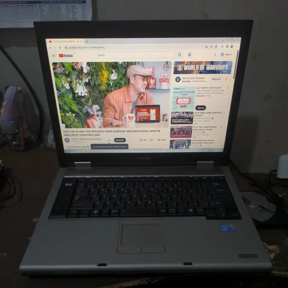 Toshiba mulus enak buat ngetik nonton browsing youtube music