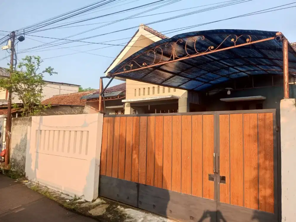 Jual rumah Harga BU di jalan palem raya Beji Depok