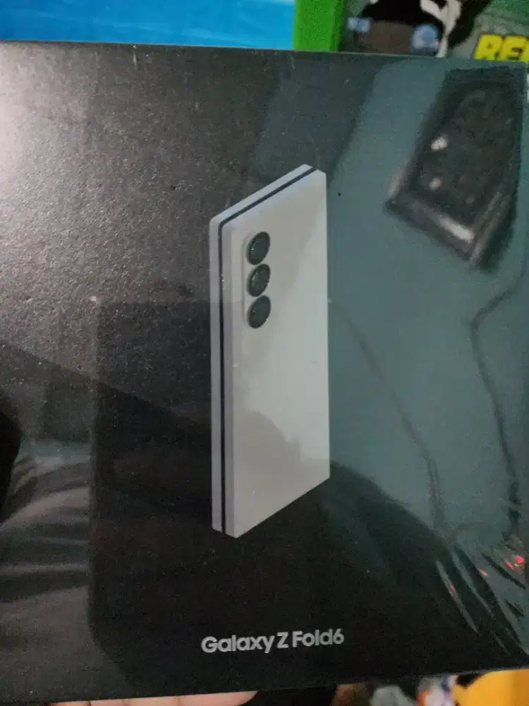 Samsung Z Fold 6 , 12/512 BNIB Sein