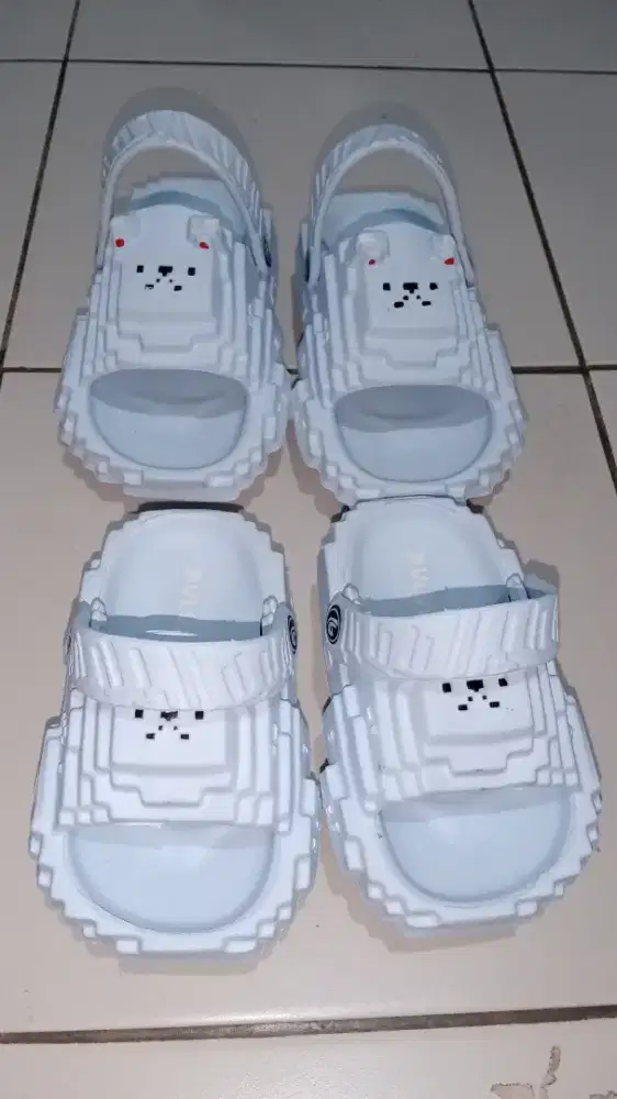 Sendal Roblox Anak