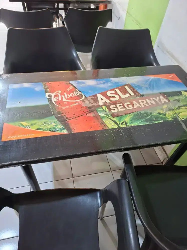 Meja majan teh botol