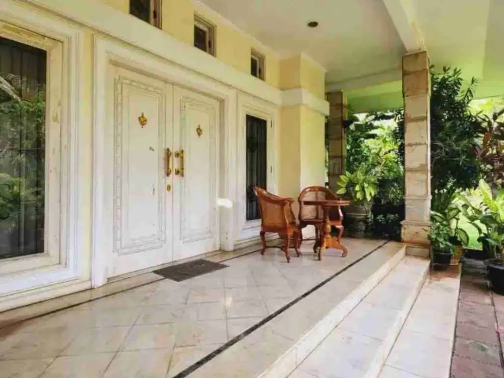 Rumah mewah asri ada foolnya di Kemang Jakarta selatan