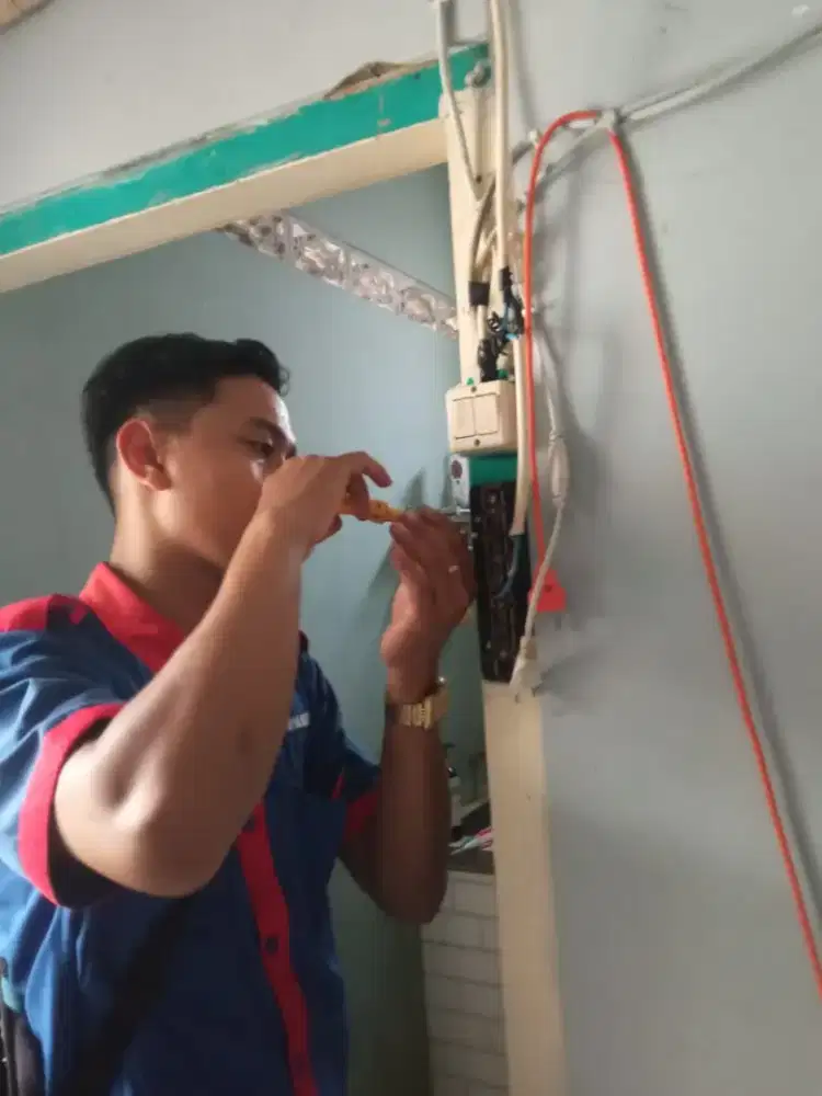SERVICE MESIN CUCI DISPENSER WATER HEATER AC KULKAS DLL BERGARANSI