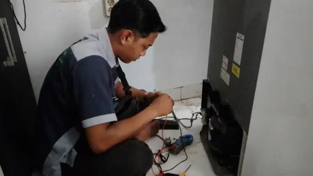 SERVICE AC WATER HEATER MESIN CUCI DISPENSER KULKAS DLL BERGARANSI