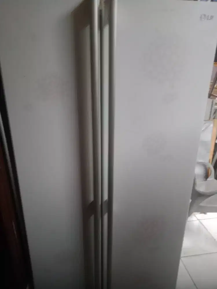 Kulkas 2 PT sbs merk LG