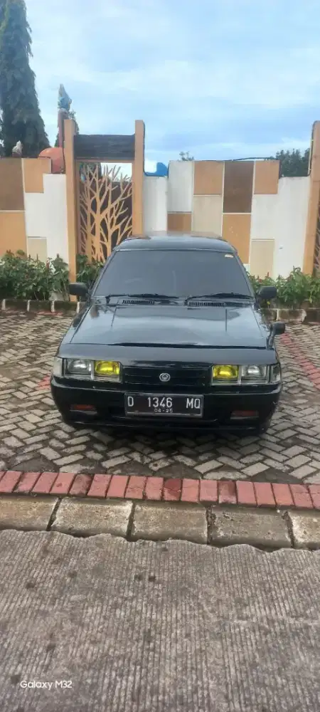 Dijual cepat butuh uang mobil mazda vantren