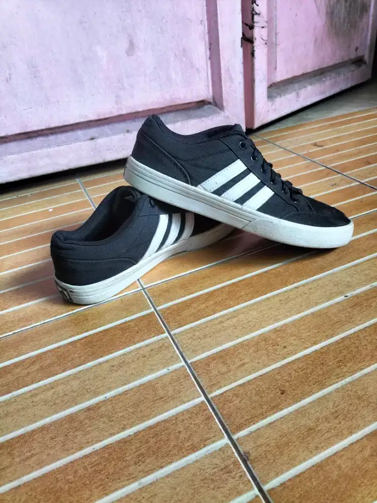 Adidas neo kanvas black uk.42