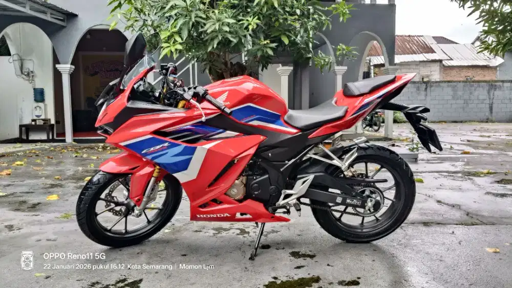 Honda CBR 150 R Tri Colour 2022