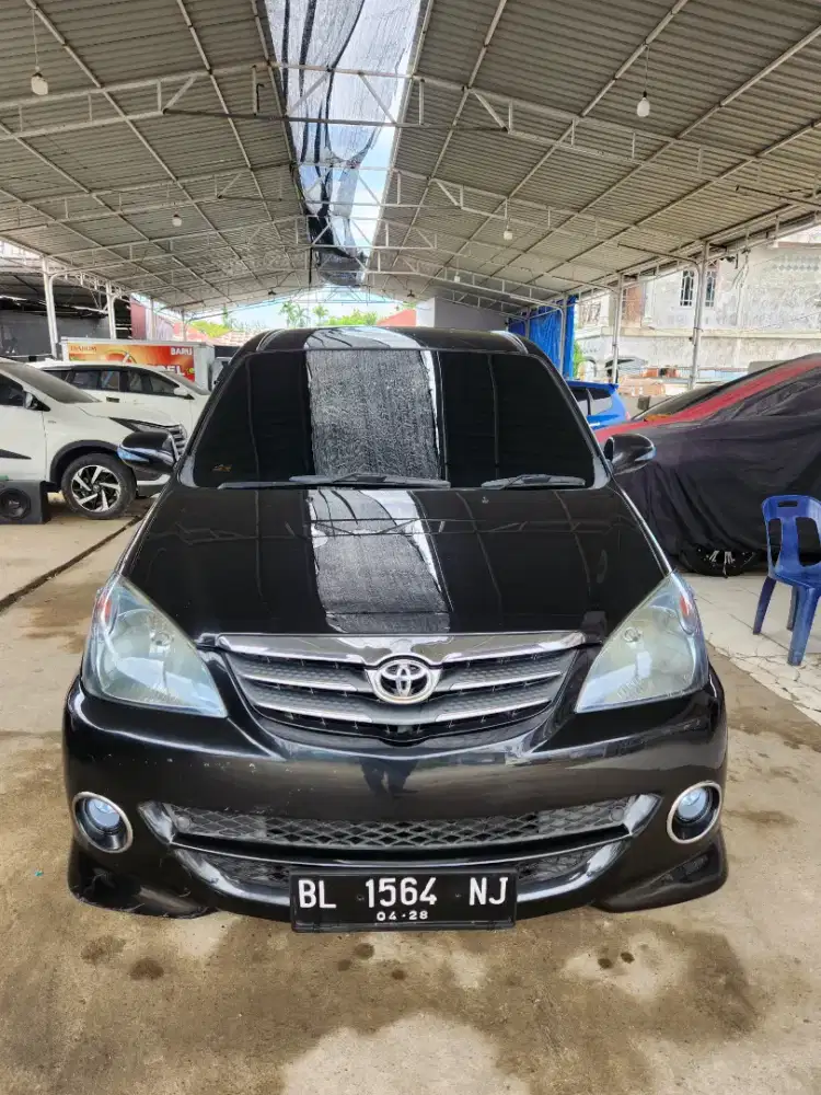 Avanza hitam 2011 mobil terawat